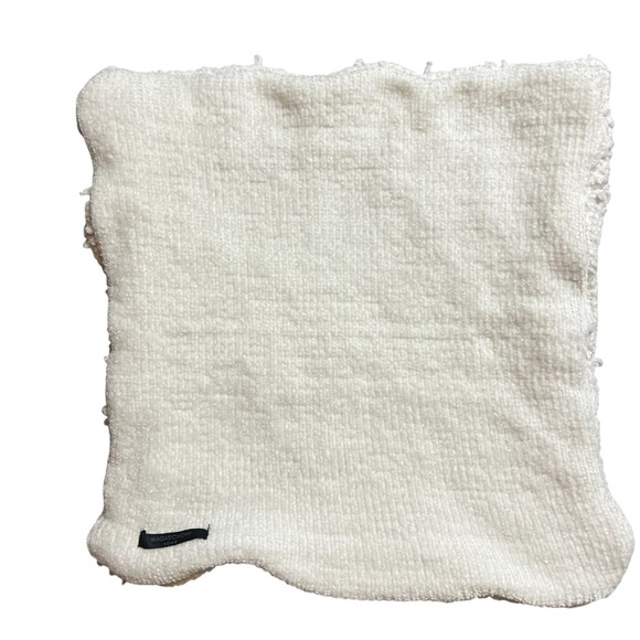 Magaschoni Pillow Cover in White / Cream 20”x20” Chenille Sherpa Zip Close Throw - Picture 7 of 11